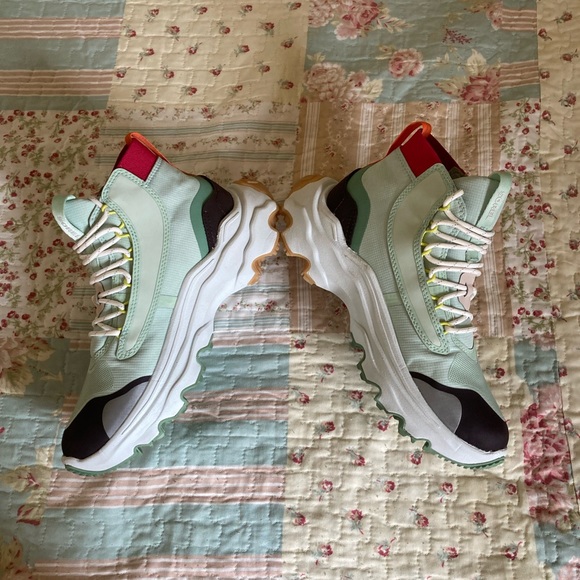 Sorel Woman’s Kinetic Breakthru Venture Mid-Boot Waterproof-Mint-Size 8 - Picture 11 of 13